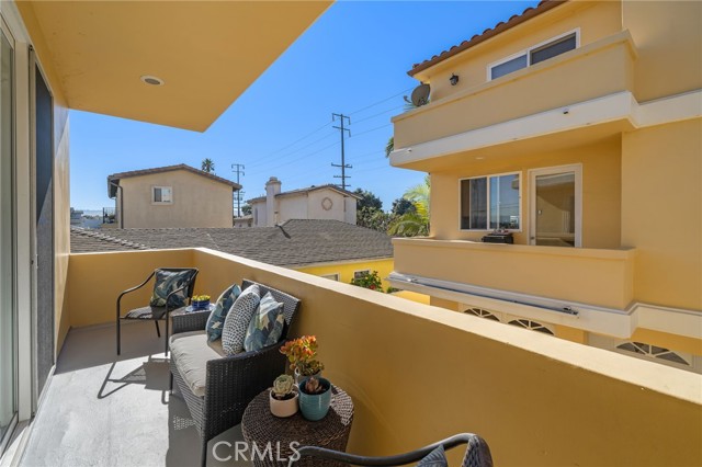 Detail Gallery Image 10 of 60 For 204 N Prospect #B,  Redondo Beach,  CA 90277 - 4 Beds | 3 Baths