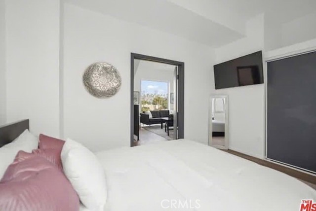 Detail Gallery Image 10 of 17 For 4537 W 16th #1/2,  Los Angeles,  CA 90019 - 3 Beds | 2 Baths