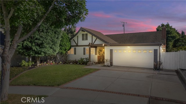 1295 Stonefield St, Costa Mesa, CA 92626