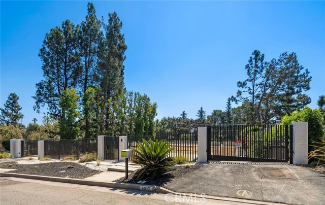 1400 E Palm Street, Altadena CA: https://media.crmls.org/medias/b86ee958-30b8-4525-bec9-f025c90d574c.jpg
