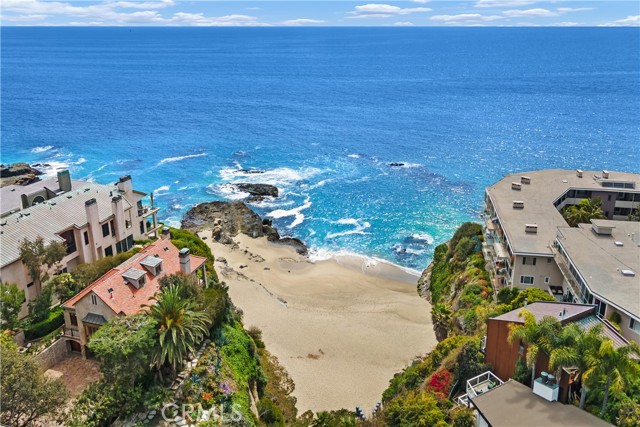 31588 Table Rock Drive, Laguna Beach CA: https://media.crmls.org/medias/b86eeeaa-bfbe-4822-a677-f4e759ce3a78.jpg