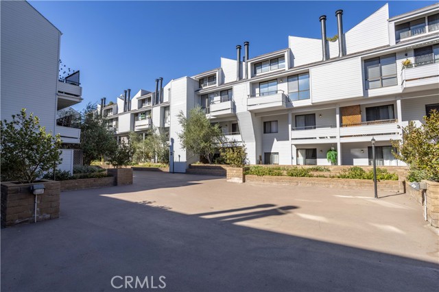 Detail Gallery Image 43 of 46 For 13331 Moorpark St #319,  Sherman Oaks,  CA 91423 - 2 Beds | 2 Baths