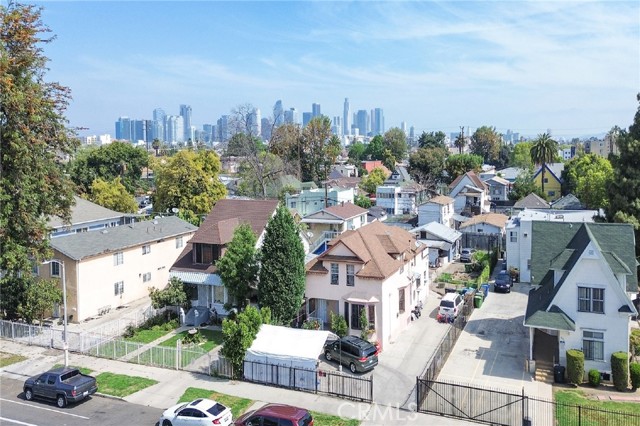 Detail Gallery Image 8 of 11 For 927 E 28th St, Los Angeles,  CA 90011 - – Beds | – Baths