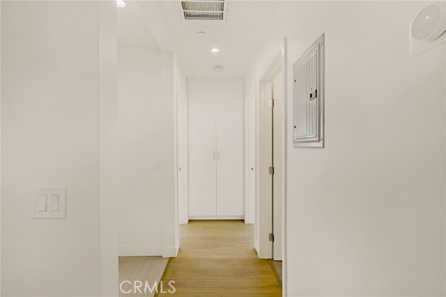 8144 Louise Avenue, Northridge CA: https://media.crmls.org/medias/b8722ef2-76e1-424e-a8b1-007c6943add0.jpg