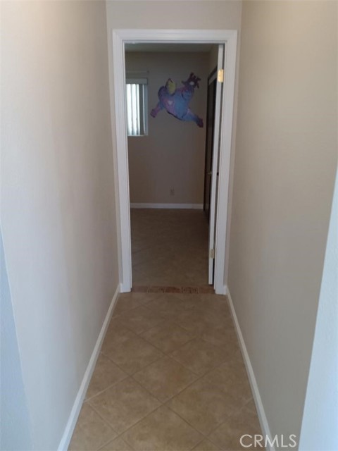 26930 Lakeview Drive, Helendale CA: https://media.crmls.org/medias/b872bc64-2311-46de-b79d-e33e0cec2380.jpg