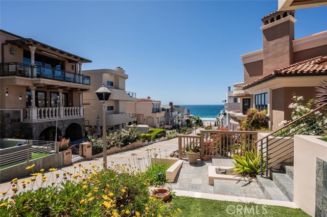 221 17th, Manhattan Beach, California 90266, 5 Bedrooms Bedrooms, ,6 BathroomsBathrooms,Residential,For Sale,17th,SR26091960