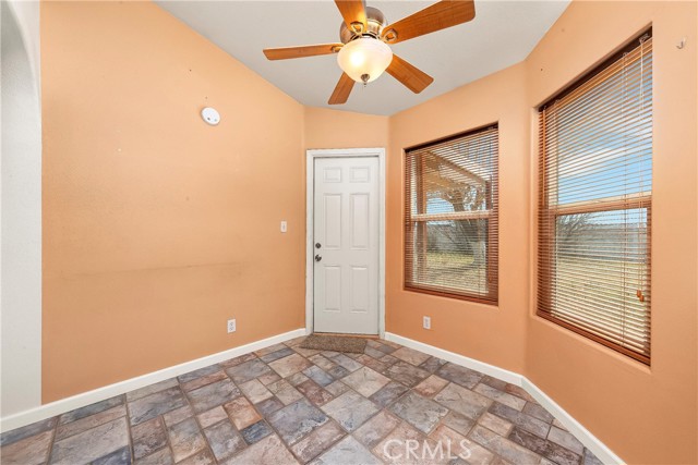 Detail Gallery Image 9 of 21 For 9020 Redwood, California City,  CA 93505 - 3 Beds | 2 Baths