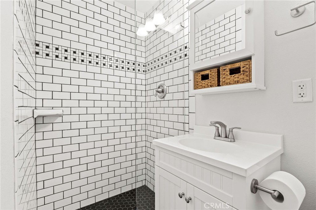 MLS #OC25271228 image #20