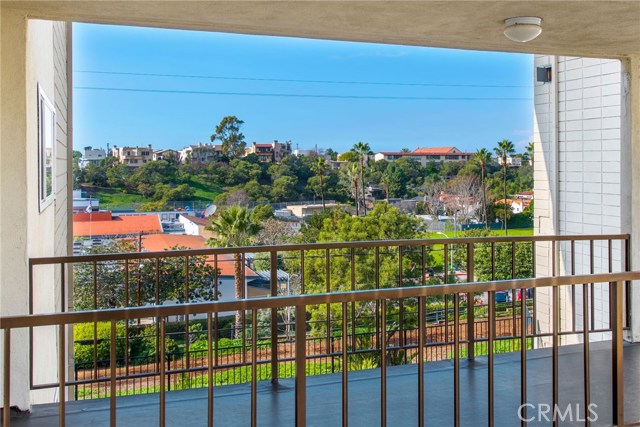 1600 Ardmore Avenue, Hermosa Beach, California 90254, 1 Bedroom Bedrooms, ,Residential,Sold,Ardmore,SB17012013