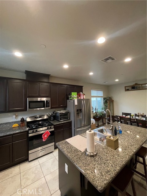 Detail Gallery Image 4 of 11 For 1478 Woodbury Ct, Merced,  CA 95348 - 3 Beds | 2 Baths