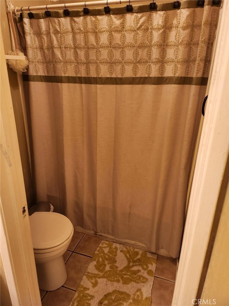 https://media.crmls.org/medias/b8754a39-db9a-478e-8542-affac6dcaba1.jpg?preset=X-Large