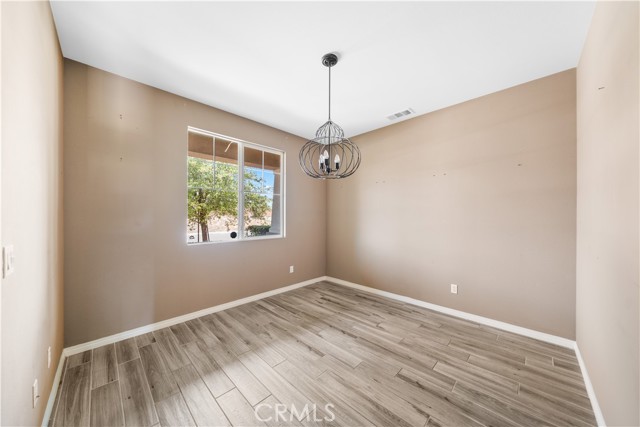 Detail Gallery Image 6 of 42 For 11836 Crossbill Way, Jurupa Valley,  CA 91752 - 5 Beds | 3 Baths