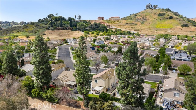 831 Arbor Cir, La Verne CA: https://media.crmls.org/medias/b875581d-1e35-4cfa-881b-e954fc4ecd14.jpg