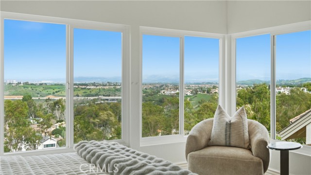 Detail Gallery Image 26 of 47 For 31 Saint Tropez, Newport Beach,  CA 92660 - 4 Beds | 3 Baths