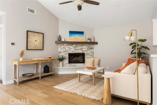 Detail Gallery Image 3 of 19 For 1726 7th, Los Osos,  CA 93402 - 2 Beds | 1 Baths