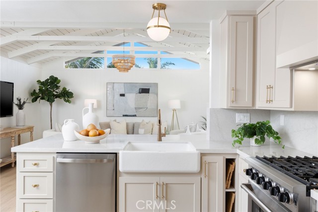 Detail Gallery Image 13 of 49 For 701 Taper Dr, Seal Beach,  CA 90740 - 4 Beds | 3 Baths