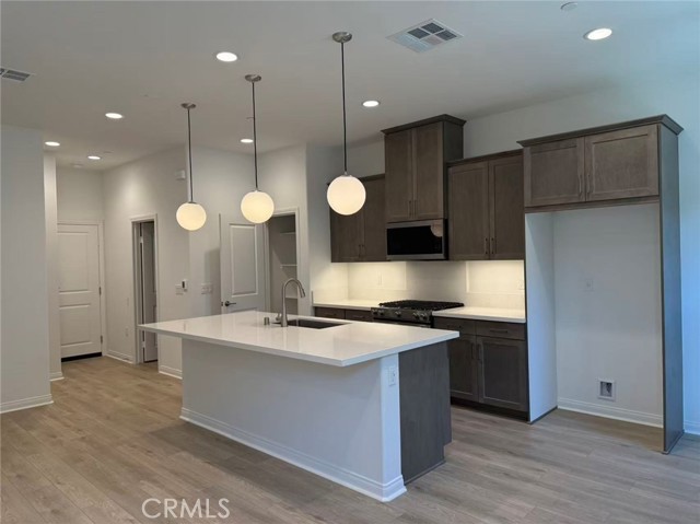 Detail Gallery Image 2 of 20 For 4223 Honeybee Paseo, Ontario,  CA 91761 - 3 Beds | 2/1 Baths