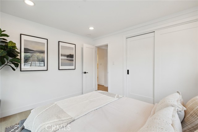 6105 Bellingham Avenue, North Hollywood CA: https://media.crmls.org/medias/b87770df-d2fb-4445-af0b-6d1e83ec1209.jpg