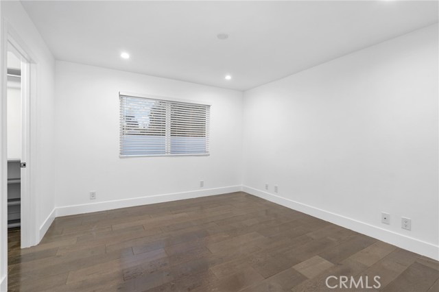 22904 Calvert Street, Woodland Hills CA: https://media.crmls.org/medias/b87792f9-9c51-493b-8d13-9b2e79e1ea4a.jpg