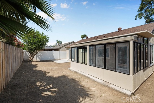 815 Pepperwood Street, Colton CA: https://media.crmls.org/medias/b877f690-863b-4308-919d-601e311dadc5.jpg