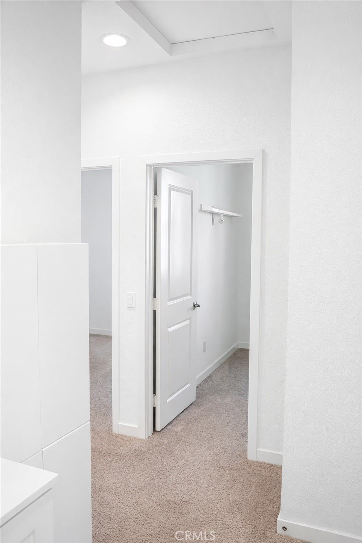 https://media.crmls.org/medias/b87893ab-6743-48a3-b4e6-d971a62c40bf.jpg?preset=X-Large
