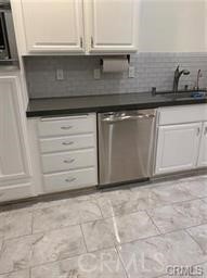 Detail Gallery Image 11 of 60 For 5200 White Oak Ave #36,  Encino,  CA 91316 - 2 Beds | 3 Baths