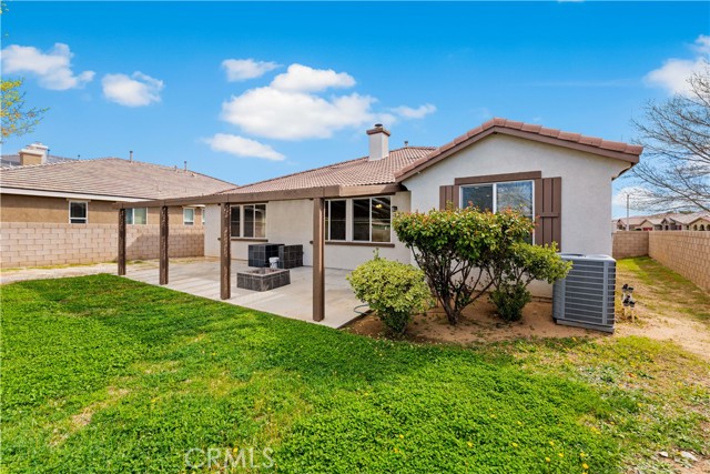 Detail Gallery Image 15 of 55 For 40729 Oakmont Ct, Palmdale,  CA 93551 - 4 Beds | 3 Baths