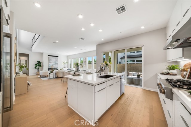 Detail Gallery Image 9 of 58 For 301 Brackens, Lake Forest,  CA 92630 - 4 Beds | 4 Baths