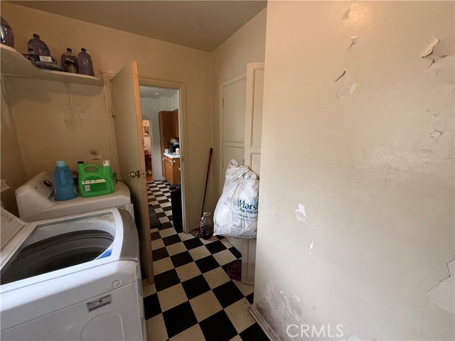 1536 Malcolm Avenue, Los Angeles CA: https://media.crmls.org/medias/b87a58e7-fb50-4445-8325-03047fd4f0cf.jpg