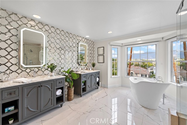 Detail Gallery Image 16 of 41 For 2 Elkader, Rancho Santa Margarita,  CA 92679 - 4 Beds | 3/1 Baths