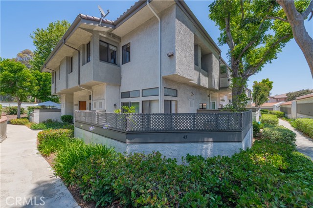 45 Willowcrest Lane, Pomona CA: https://media.crmls.org/medias/b87afcf8-aac4-4ee1-8fbe-8b49716e6390.jpg