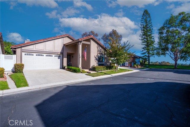 28332 Zarza, Mission Viejo CA: https://media.crmls.org/medias/b87b286a-7de4-4a75-9de1-95c73b2e0b2b.jpg