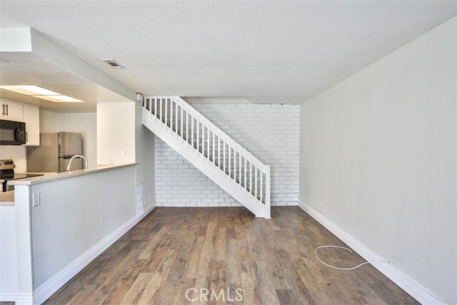 3025 N White Avenue, La Verne CA: https://media.crmls.org/medias/b87cadf2-95e9-4583-b181-406090562bc5.jpg