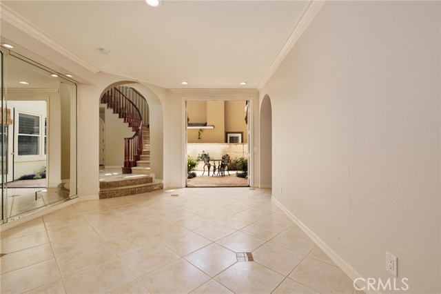 6471 Frampton Circle, Huntington Beach CA: https://media.crmls.org/medias/b87d1317-b0ac-4863-a32f-de7ab0065063.jpg