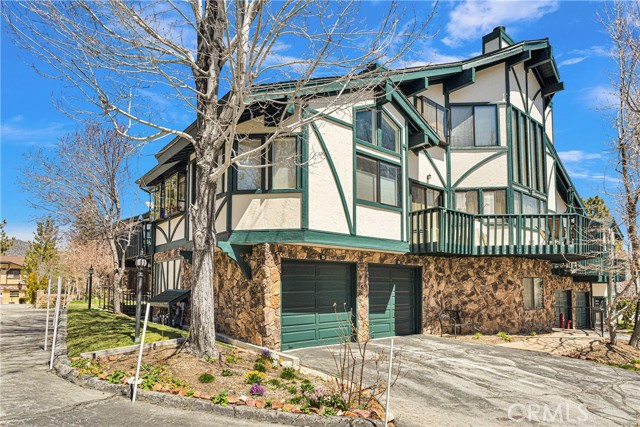 Detail Gallery Image 1 of 41 For 39802 Lakeview Dr #25,  Big Bear Lake,  CA 92315 - 2 Beds | 2 Baths