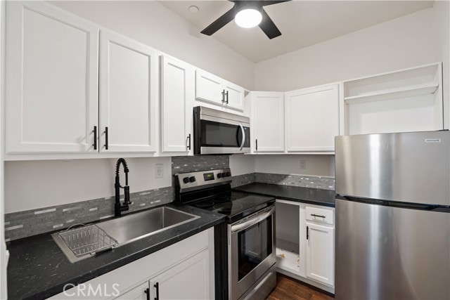 Detail Gallery Image 33 of 40 For 3108 N Oxnard Bld, Oxnard,  CA 93036 - 4 Beds | 3 Baths