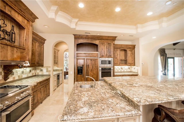 Detail Gallery Image 17 of 73 For 1340 Hidden Springs Dr, Corona,  CA 92881 - 7 Beds | 7/1 Baths