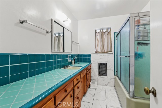 Detail Gallery Image 13 of 21 For 7902 California Ave, Huntington Park,  CA 90255 - 2 Beds | 1 Baths