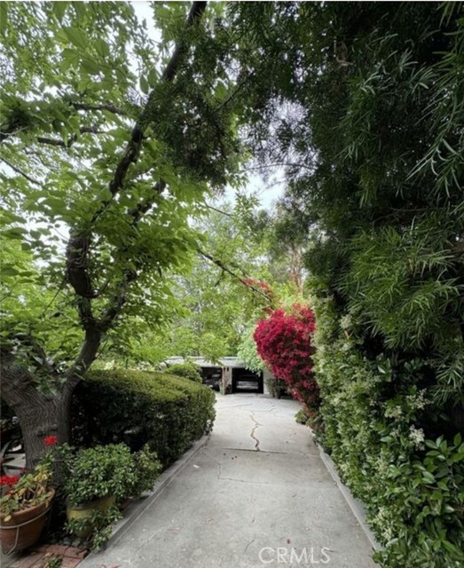 18522 Wells Drive, Tarzana CA: https://media.crmls.org/medias/b88105b4-91fe-4016-a21f-633f41f249f4.jpg