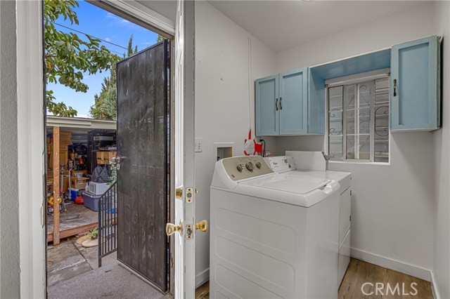 11513 S San Pedro, Los Angeles CA: https://media.crmls.org/medias/b8813764-dfcb-4f36-b88b-d5104e3cd51c.jpg