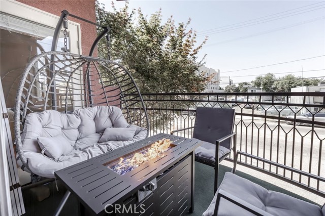 11124 Burbank Boulevard, North Hollywood CA: https://media.crmls.org/medias/b881b1e2-c4fe-4c62-b402-b5c3659bec54.jpg