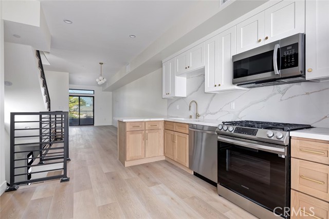 5443 1/2 Blackwelder, Los Angeles CA: https://media.crmls.org/medias/b8821579-5f2d-4557-9ad3-eefe7414219a.jpg