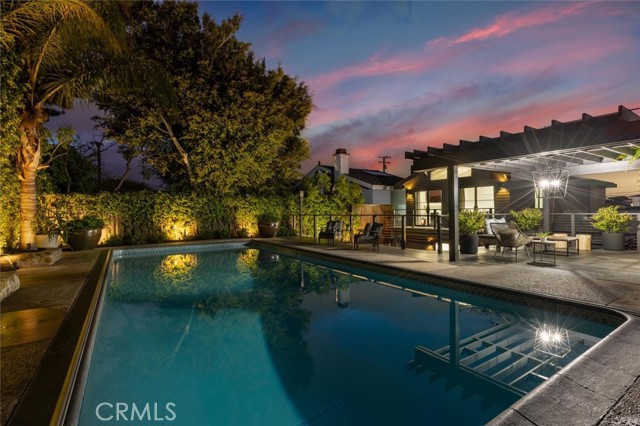 1012 10th Street, Manhattan Beach CA: https://media.crmls.org/medias/b88228e3-046c-4a4e-9fe9-402a7204ae42.jpg