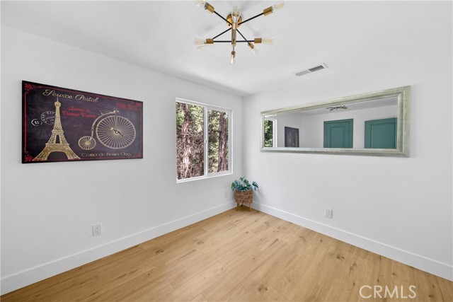 22384 Crest Forest Road, Cedarpines Park CA: https://media.crmls.org/medias/b8823624-3e6f-41ac-a3bf-dcacdd25d88c.jpg