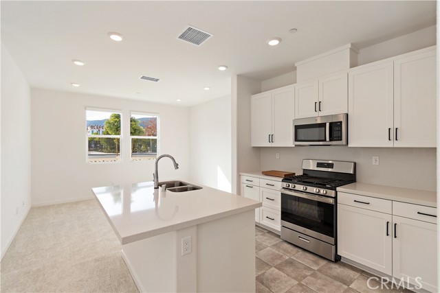 Detail Gallery Image 11 of 41 For 3962 Lavine Way #111,  Corona,  CA 92883 - 3 Beds | 2/1 Baths