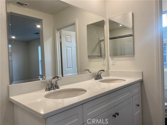 3943 E Carmel Privado, Ontario CA: https://media.crmls.org/medias/b882772d-8fc6-45e4-a753-3a9970d39f2d.jpg
