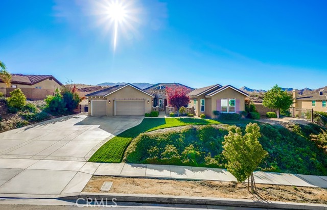 Detail Gallery Image 1 of 75 For 3086 Crystal Ridge Ln, Colton,  CA 92324 - 6 Beds | 5/1 Baths