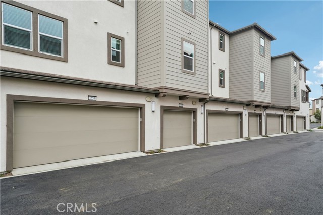 1553 Stratus Drive, Pomona CA: https://media.crmls.org/medias/b8843aa4-1669-4728-93ec-ca412d0adcf1.jpg