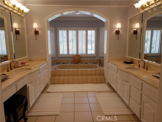 Detail Gallery Image 31 of 45 For 19412 Woodlands Dr, Huntington Beach,  CA 92648 - 4 Beds | 3/1 Baths