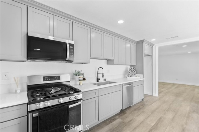 Detail Gallery Image 2 of 40 For 27256 13th St, Highland,  CA 92346 - 3 Beds | 2 Baths